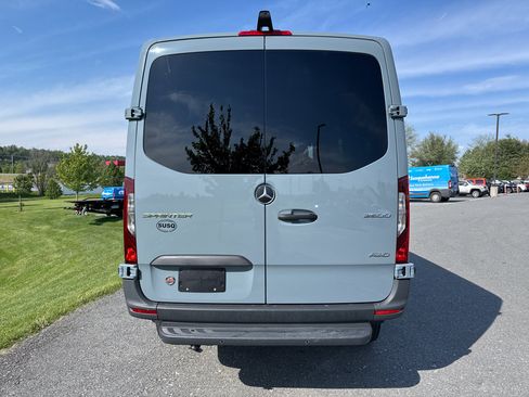 Used 2024 Mercedes-Benz Sprinter 2500 image 11