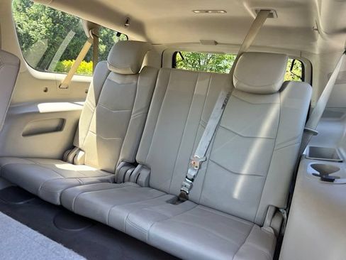Used 2017 Cadillac Escalade ESV Premium Luxury AWD/4WD image 13