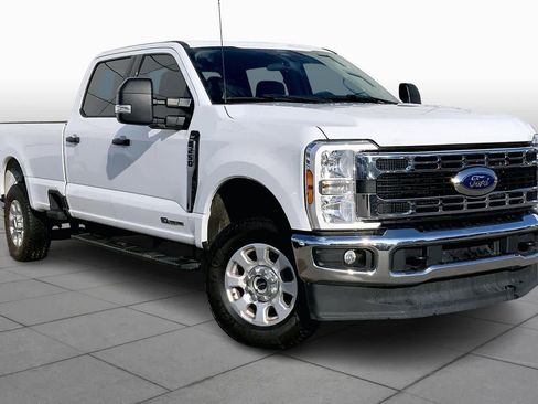 Used 2024 Ford F250 XLT image 2