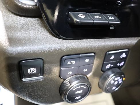 Used 2025 Chevrolet Silverado 2500 LTZ w/ LTZ Convenience Package AWD/4WD image 52