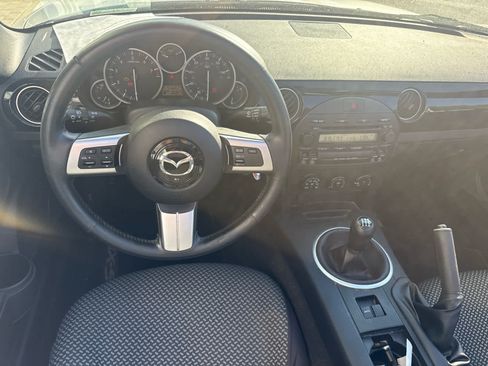 Used 2006 MAZDA MX-5 Miata Touring RWD image 8