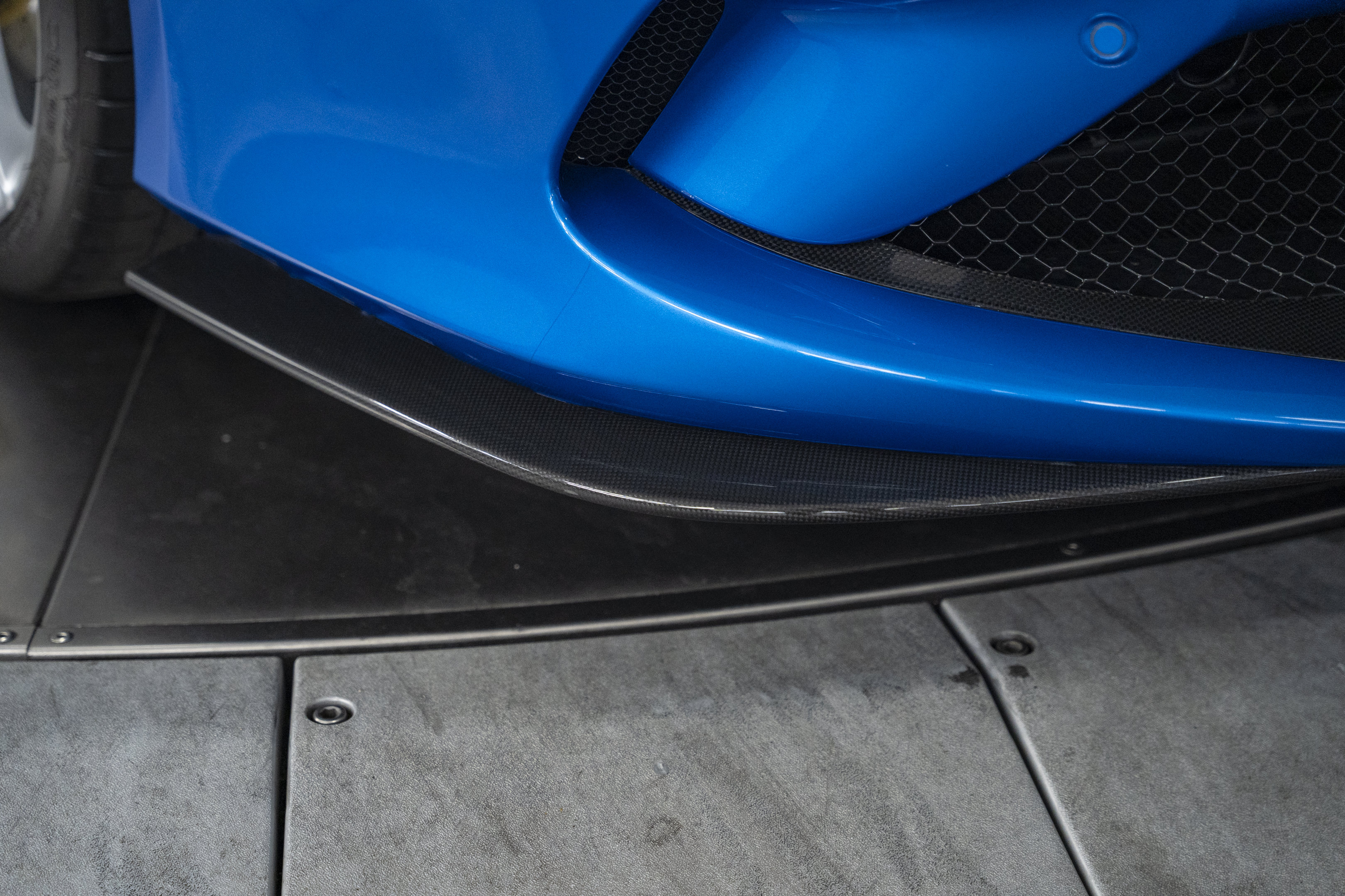 Used 2023 Ferrari F8 Tributo RWD image 19