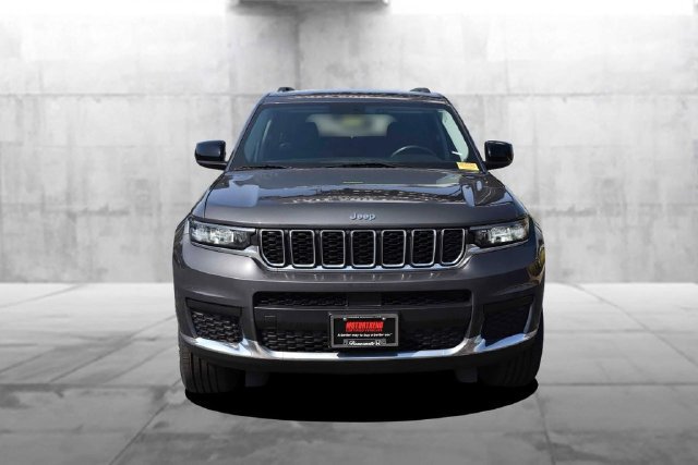 Used 2022 Jeep Grand Cherokee L Laredo w/ Luxury Tech Group I AWD/4WD image 4