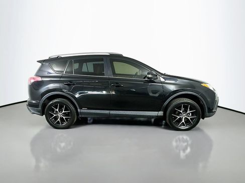 Used 2018 Toyota RAV4 SE AWD/4WD image 7
