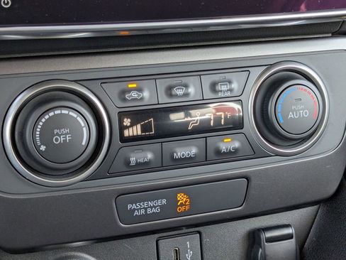 Used 2023 Nissan Leaf S image 21