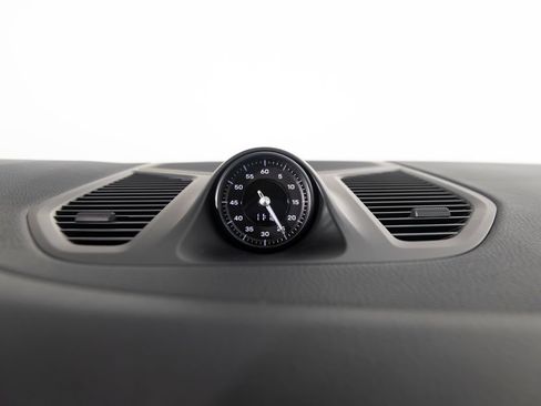 Certified 2026 Porsche Cayenne E-Hybrid AWD/4WD image 30
