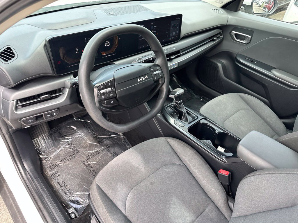 Used 2025 Kia K4 FWD image 11