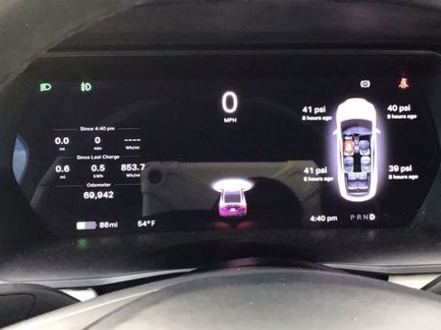 Used 2018 Tesla Model X 75D image 29