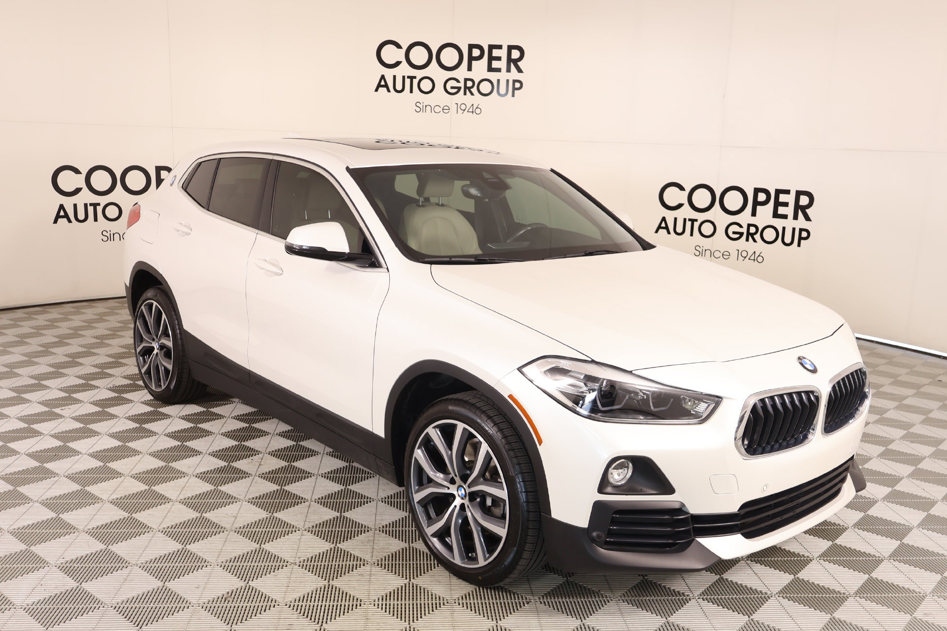 Used 2020 BMW X2 xDrive28i w/ Convenience Package AWD/4WD image 1