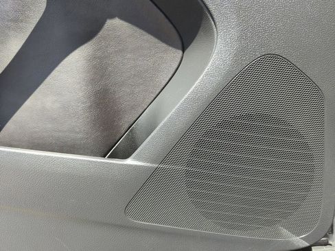 Used 2016 Volkswagen Tiguan SE image 30