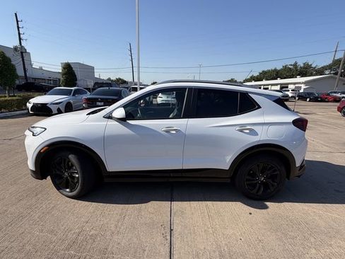 Used 2024 Buick Encore GX Sport Touring FWD image 8