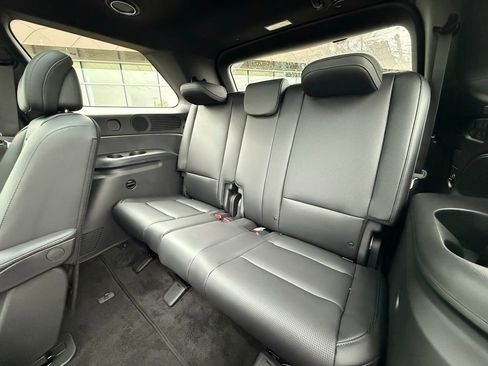 Certified 2026 Hyundai Palisade Calligraphy AWD/4WD image 17