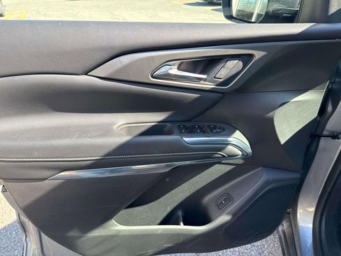 Certified 2025 Chevrolet Traverse LT image 18