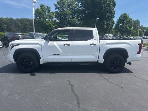 Used 2023 Toyota Tundra SR5 w/ SR5 Convenience Package AWD/4WD image 9
