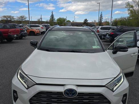 Used 2019 Toyota RAV4 XSE w/ Carpet Mat Package AWD/4WD image 2