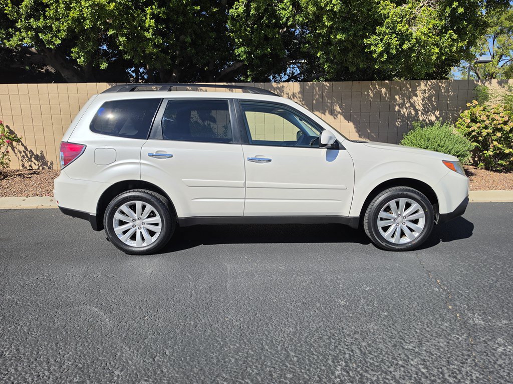 Used 2012 Subaru Forester 2.5X Premium w/ Popular Pkg 2 AWD/4WD image 2