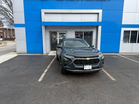 New 2026 Chevrolet Trax LT w/ Driver Confidence Package FWD image 3