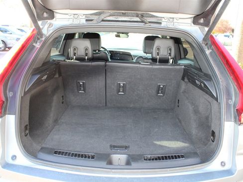 Used 2024 Cadillac XT4 Premium Luxury image 11