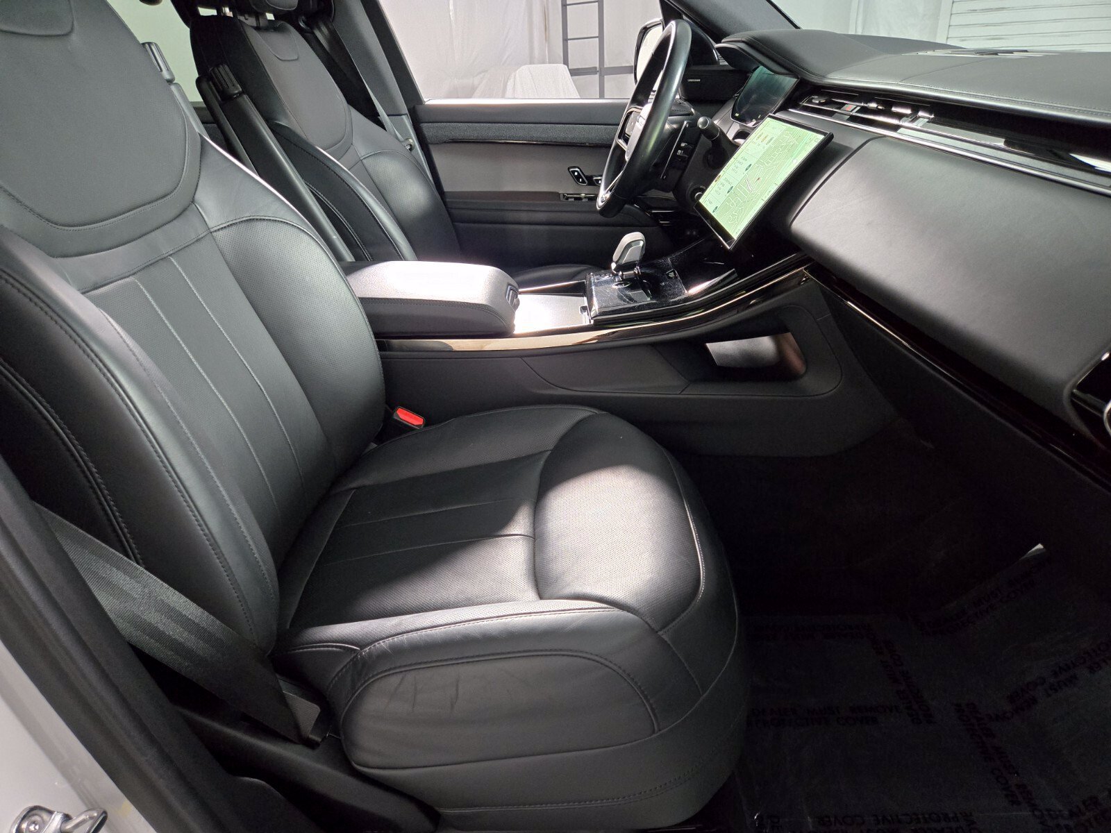 Used 2024 Land Rover Range Rover Sport Dynamic SE AWD/4WD image 3