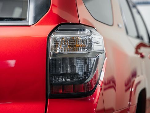 Used 2021 Toyota 4Runner SR5 Premium w/ Moonroof Package image 6