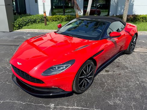 Used 2020 Aston Martin DB11 Volante RWD image 27