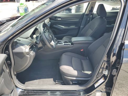 Certified 2024 Nissan Altima 2.5 SV FWD image 13
