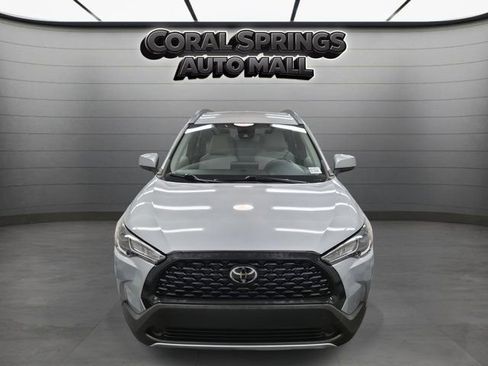 Used 2022 Toyota Corolla Cross LE image 2