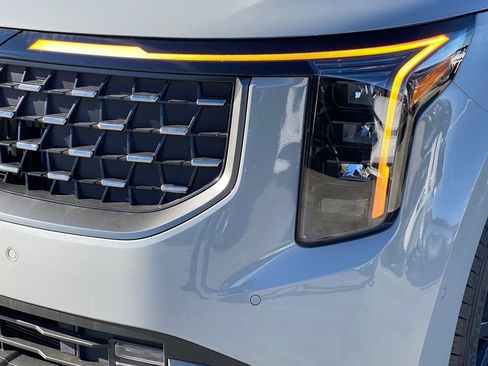 New 2026 Kia Carnival SX image 8