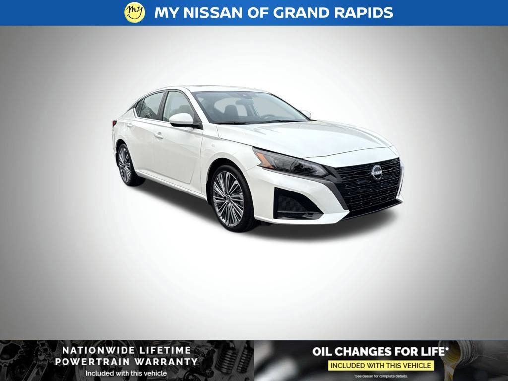 New 2026 Nissan Altima 2.5 SV w/ SV Premium Package FWD image 8