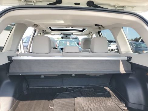 Used 2017 Subaru Forester 2.5i Premium w/ All-Weather Package AWD/4WD image 7