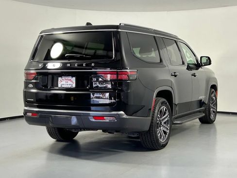 Used 2022 Jeep Wagoneer Series III AWD/4WD image 7