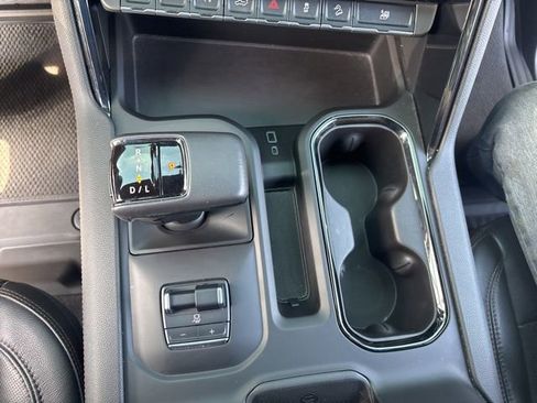 Used 2022 GMC Sierra 1500 AT4 w/ AT4 Premium Package AWD/4WD image 39