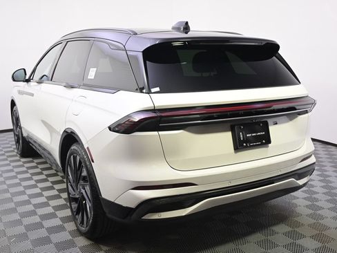 New 2026 Lincoln Nautilus Reserve w/ Jet Appearance Package AWD/4WD image 4