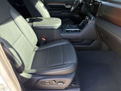 Used 2024 GMC Sierra 2500 Denali w/ Denali Reserve Package image 12