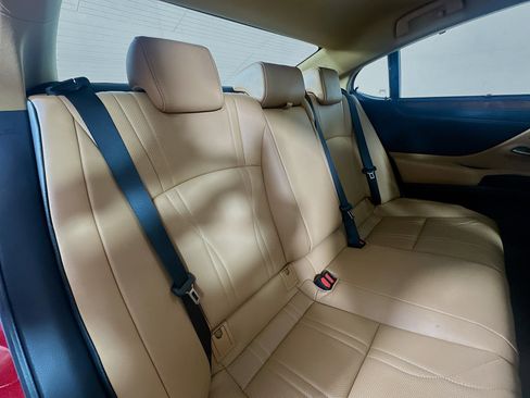 Used 2024 Lexus ES 350 Ultra Luxury w/ Accessory Package (Z2) FWD image 28