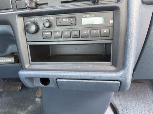 Used 1989 Toyota Pickup Deluxe image 48