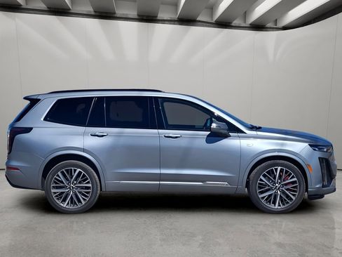 Used 2024 Cadillac XT6 Sport image 5