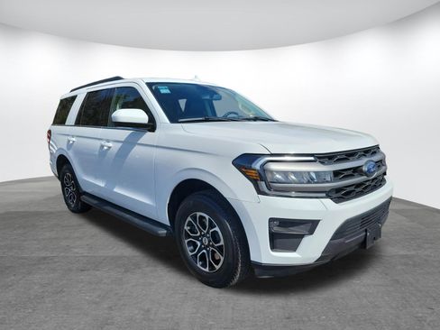 Used 2024 Ford Expedition XLT image 27