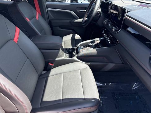 Used 2023 Chevrolet Colorado Z71 w/ Z71 Convenience Package 2 AWD/4WD image 32