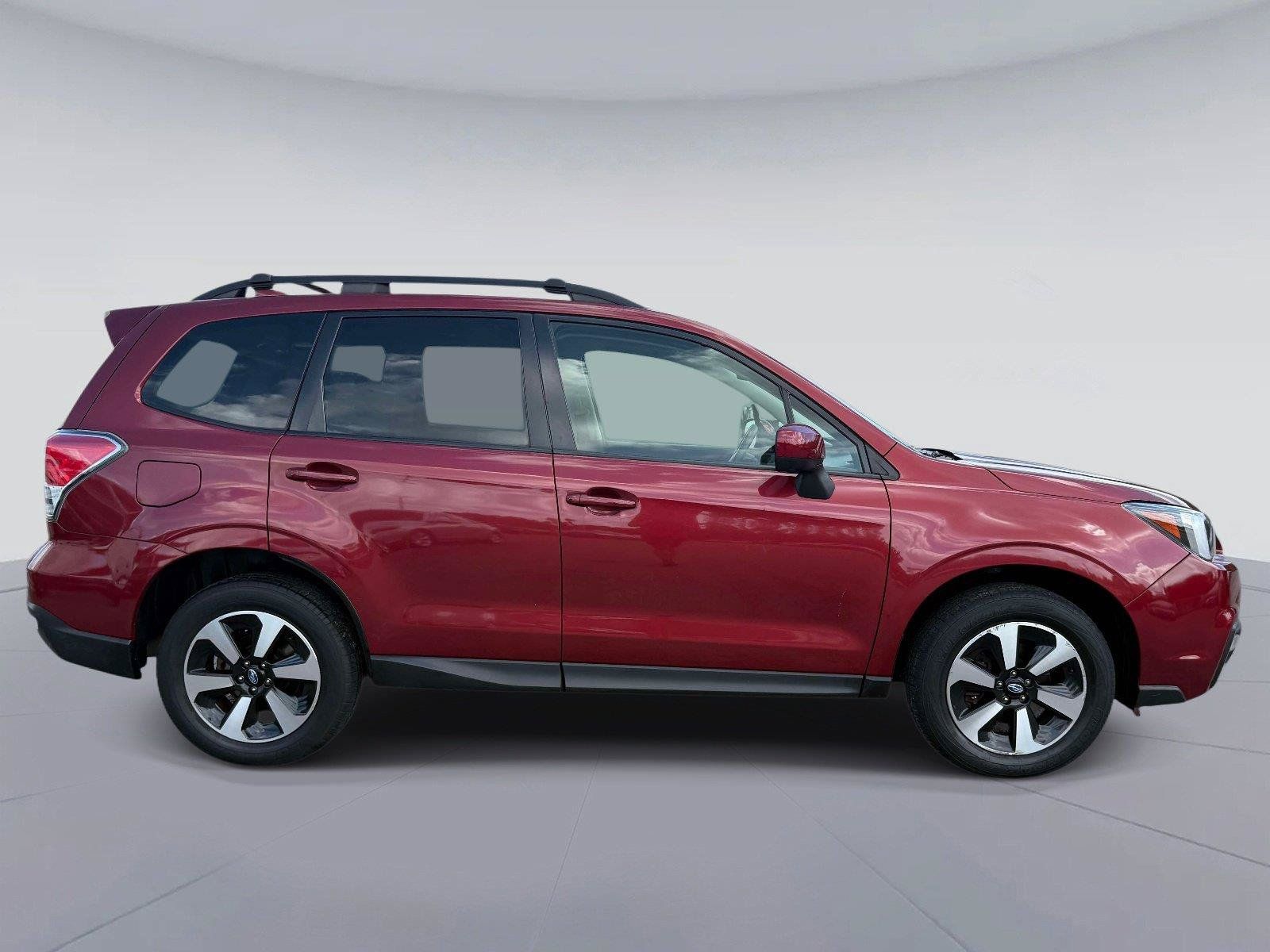 Used 2017 Subaru Forester 2.5i Premium w/ Popular Package #2A AWD/4WD image 2