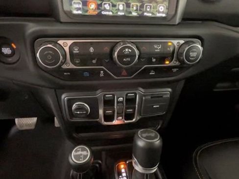 Used 2023 Jeep Wrangler Unlimited Sahara w/ Cold Weather Group AWD/4WD image 29