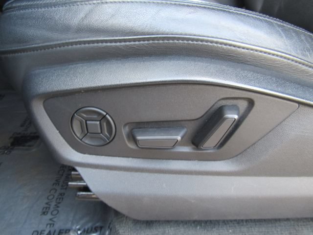 Used 2022 Audi Q7 3.0T Premium w/ Convenience Package AWD/4WD image 16