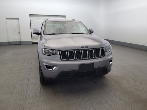 Used 2020 Jeep Grand Cherokee Laredo image 14