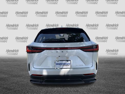 Used 2024 Lexus NX 250 FWD w/ Towing Package (2000 Lbs) image 9