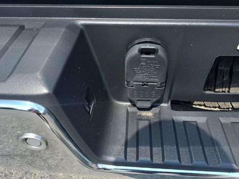 Used 2017 GMC Sierra 1500 SLT w/ SLT Premium Package AWD/4WD image 25
