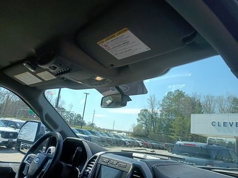 Used 2019 Ford F250 Lariat w/ Chrome Package image 23