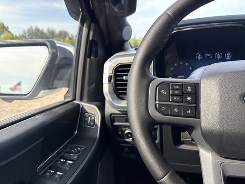 Used 2025 Ford F150 Lariat w/ Equipment Group 501A Mid AWD/4WD image 15