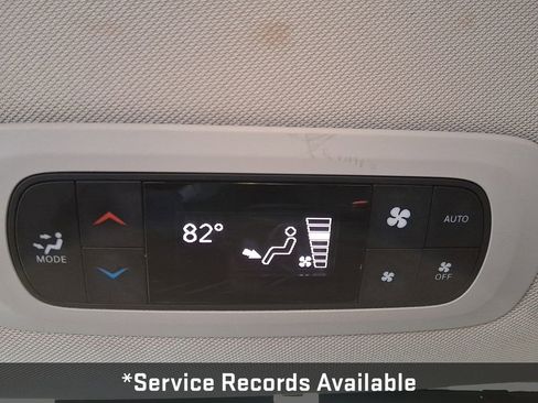 Used 2023 Chrysler Pacifica Touring-L image 13