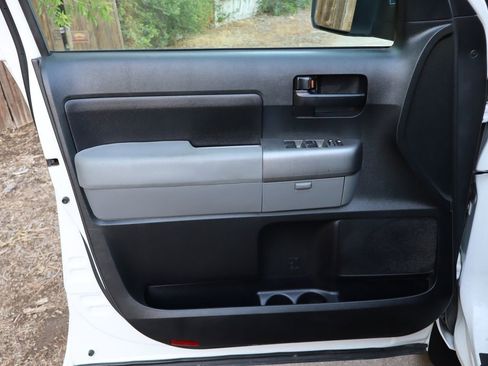 Used 2012 Toyota Tundra 4x4 Double Cab image 19