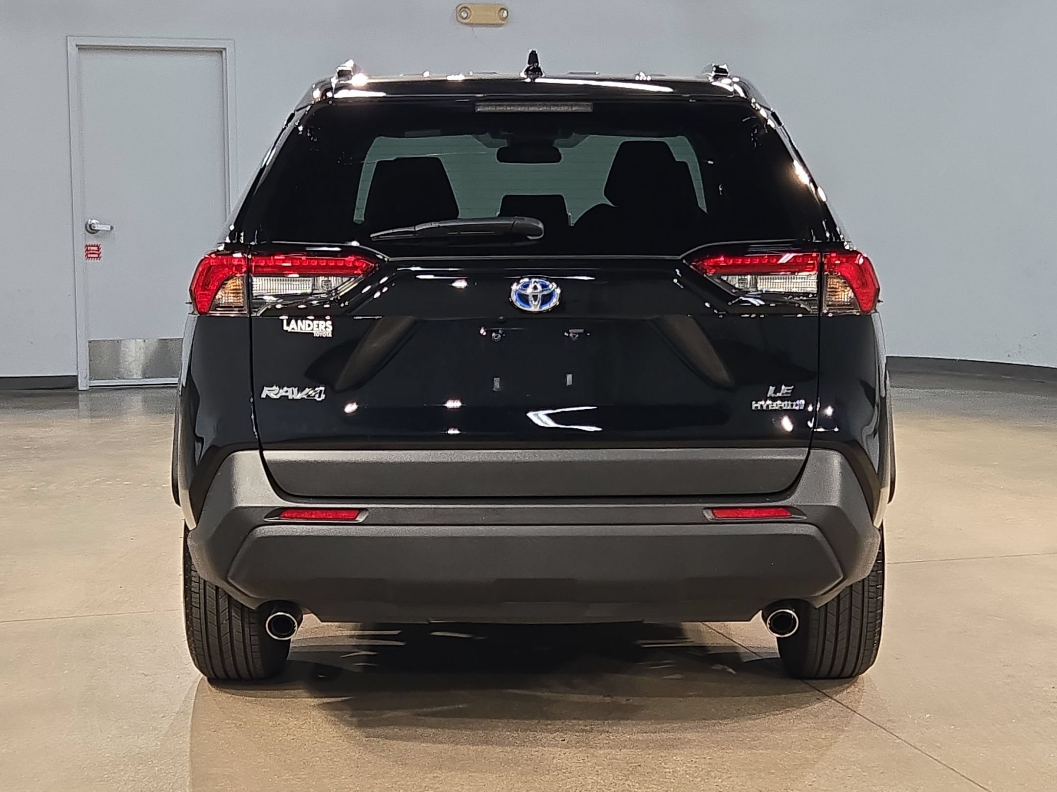 Used 2024 Toyota RAV4 LE AWD/4WD image 6